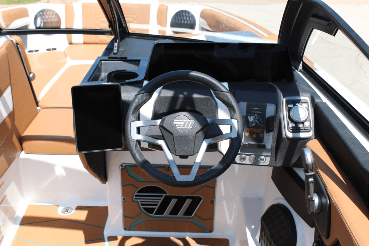 2025 Malibu 24 MXZ Icon