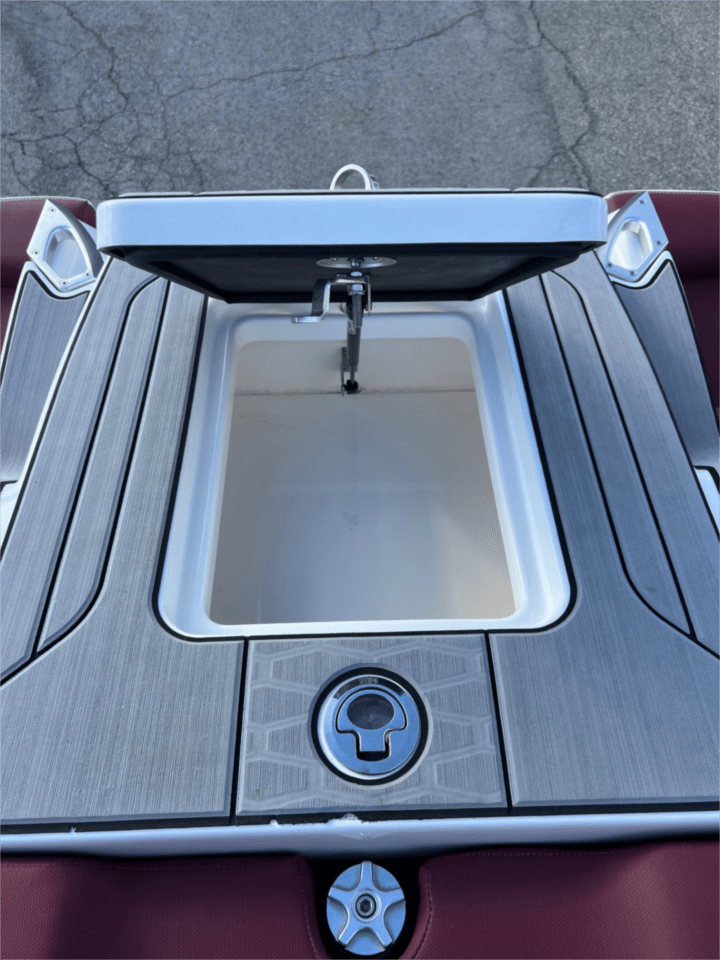 2023 26' MasterCraft X26 Icon