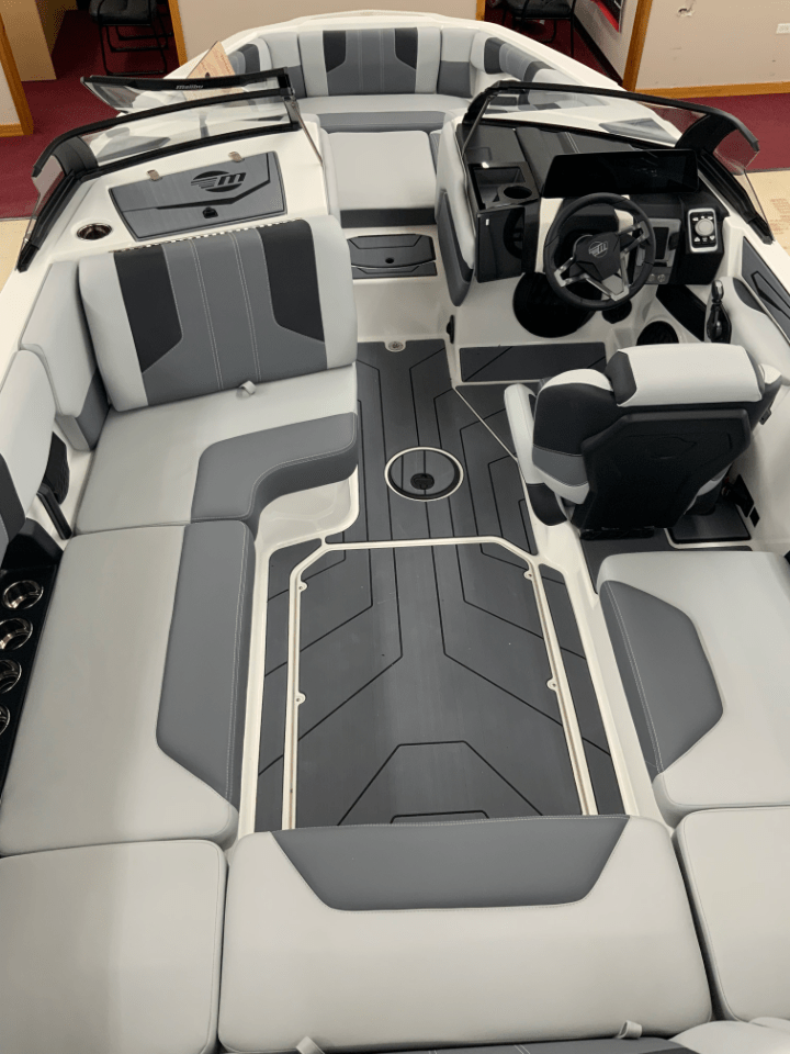 2025 MALIBU 21 LX WAKESETTER w/M5DI and TRL Icon