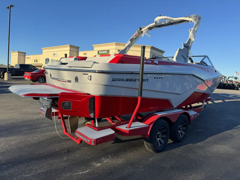 New 2024 Malibu 22 LSV