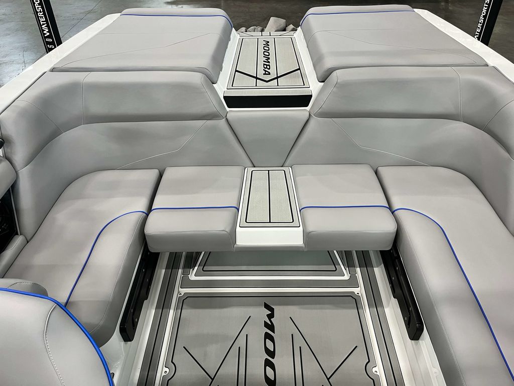 2025 MOOMBA Mondo