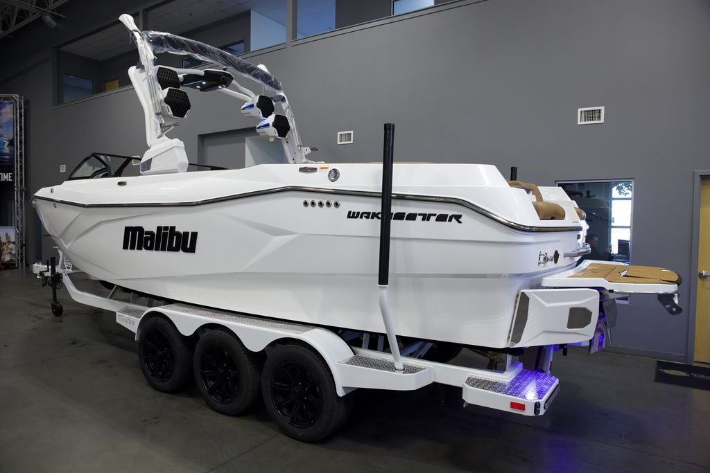 2025 Malibu Boats 26 LSV