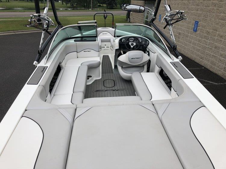 2012 Epic 21v Surf Boat