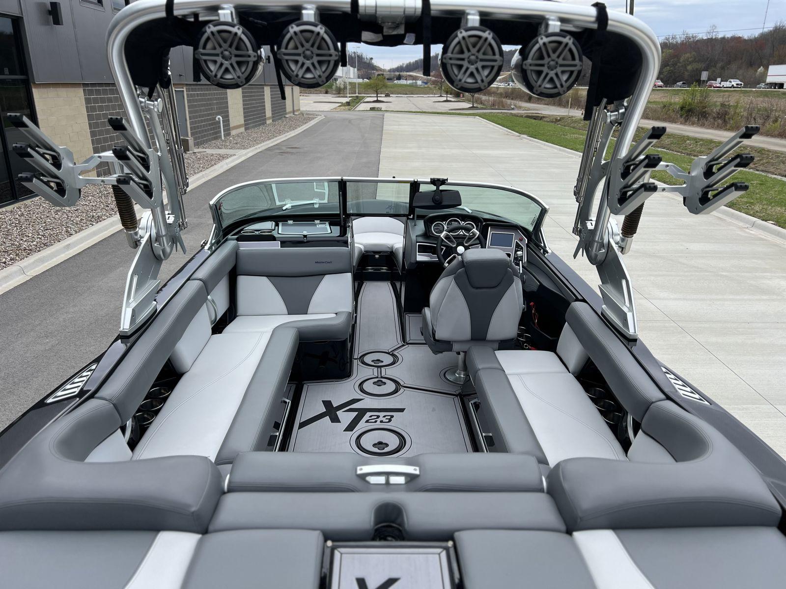 2019 MasterCraft XT23
