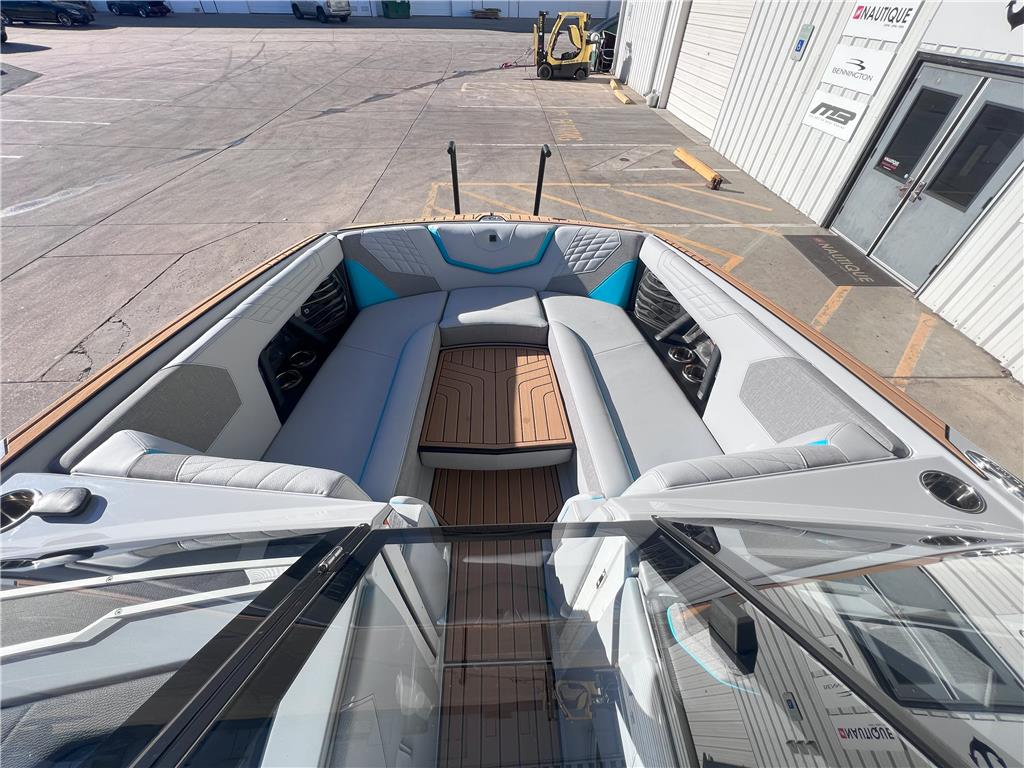 boat.Title