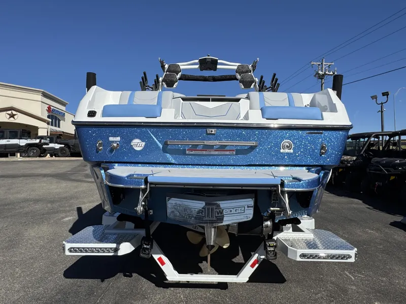 2025 Malibu 25 LSV