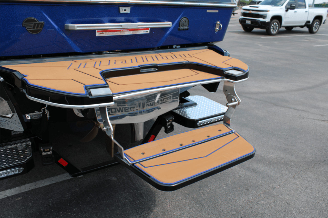 2025 Malibu 25 LSV
