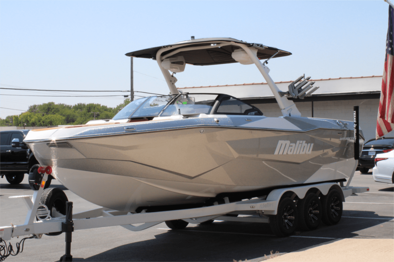 2025 Malibu 25 LSV