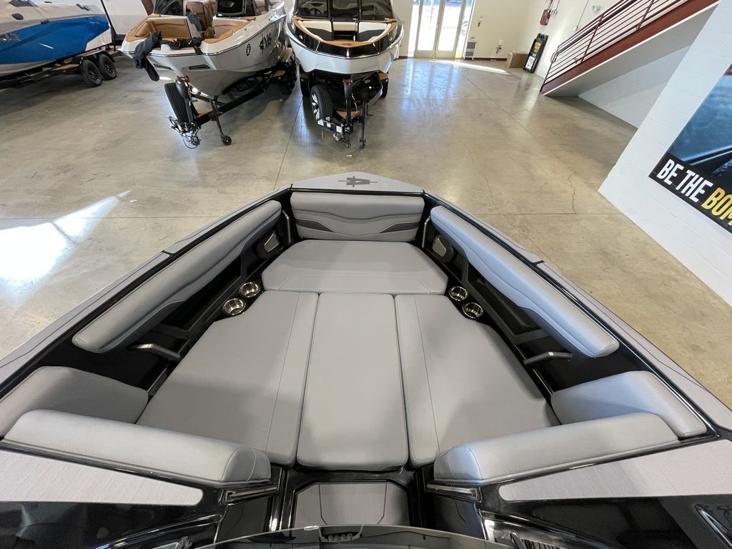 2025 Axis Wake Research T235