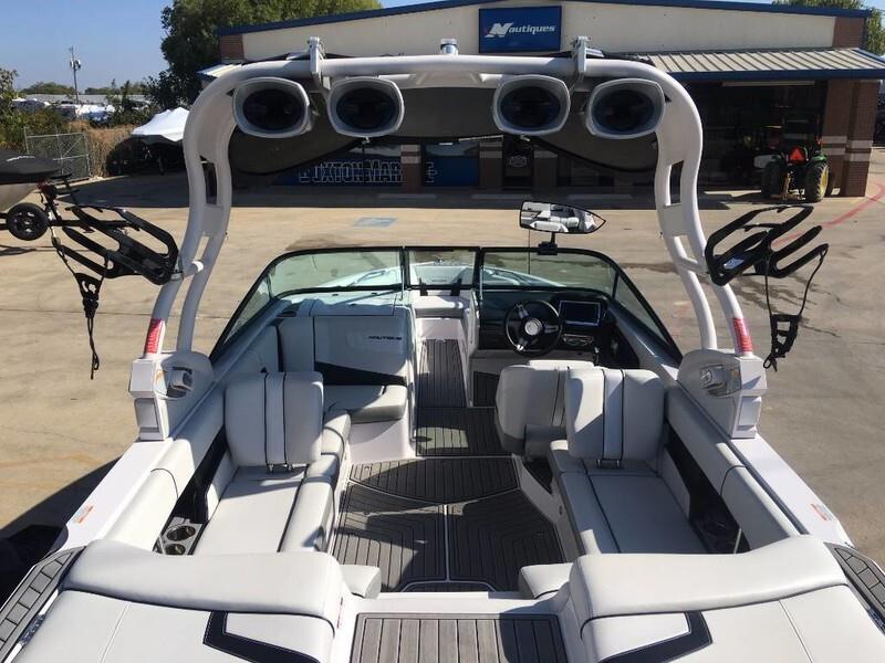 Super Clean 2014 Super Air Nautique 230 Icon