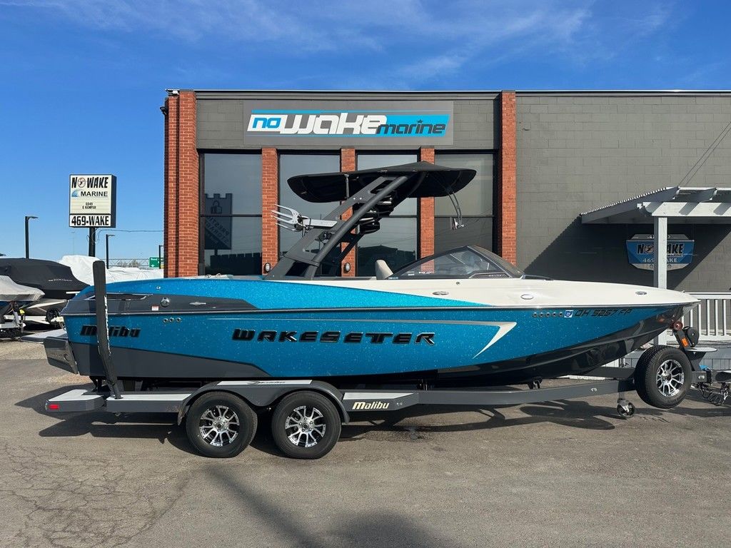 2016 Malibu Boats 23 LSV