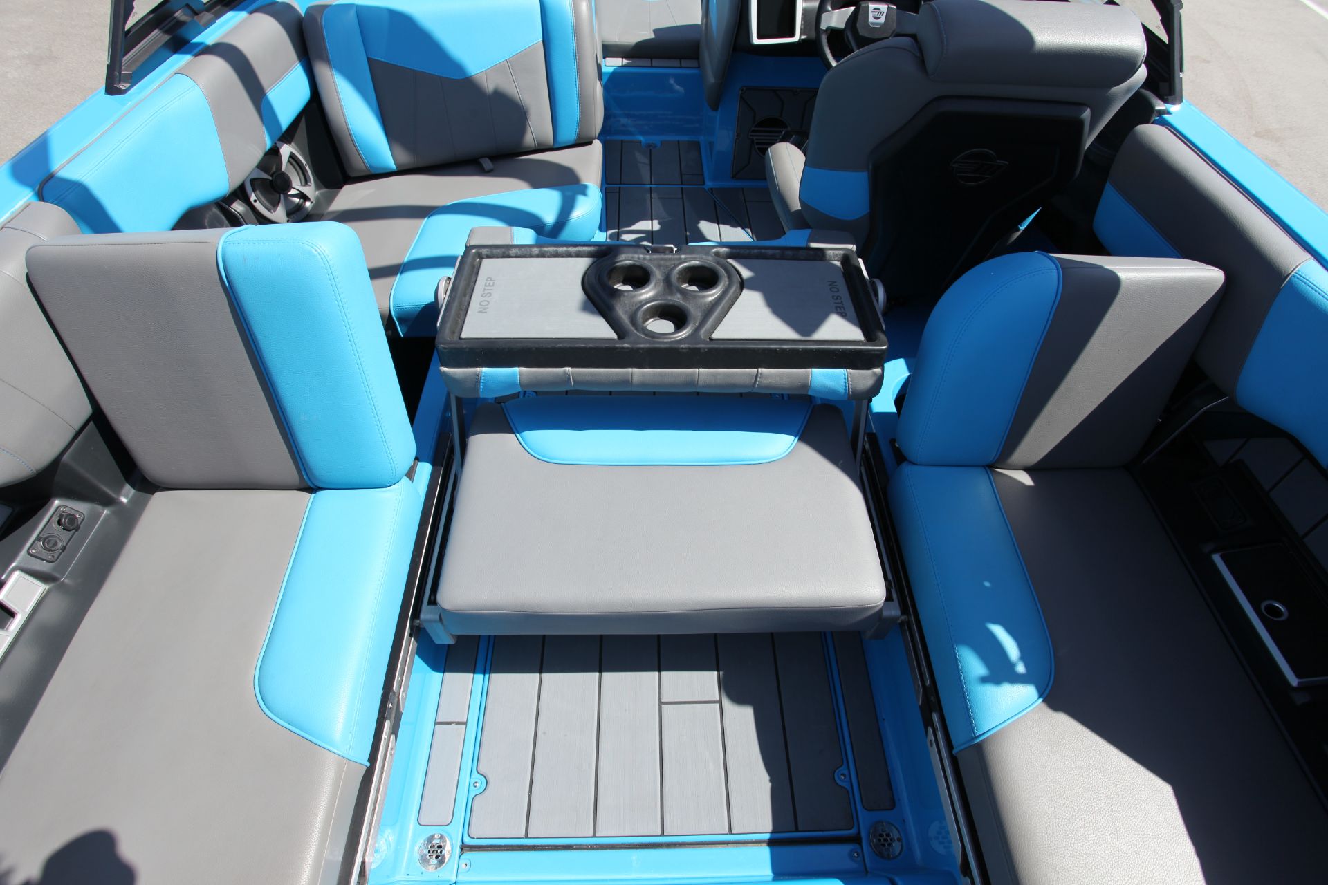  Malibu Wakesetter 23 MXZ