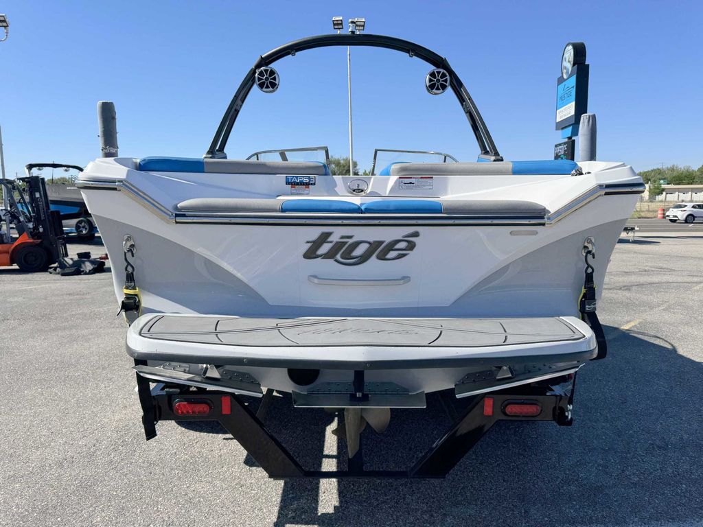 2019 Tige R21