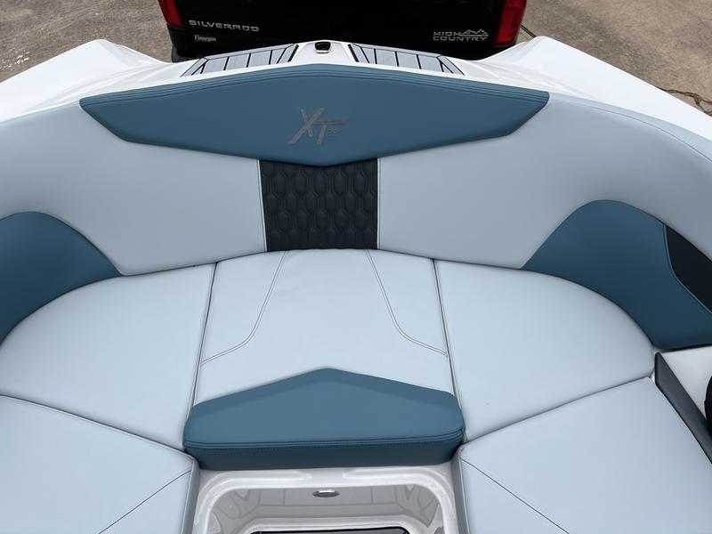 2025 MasterCraft XT22