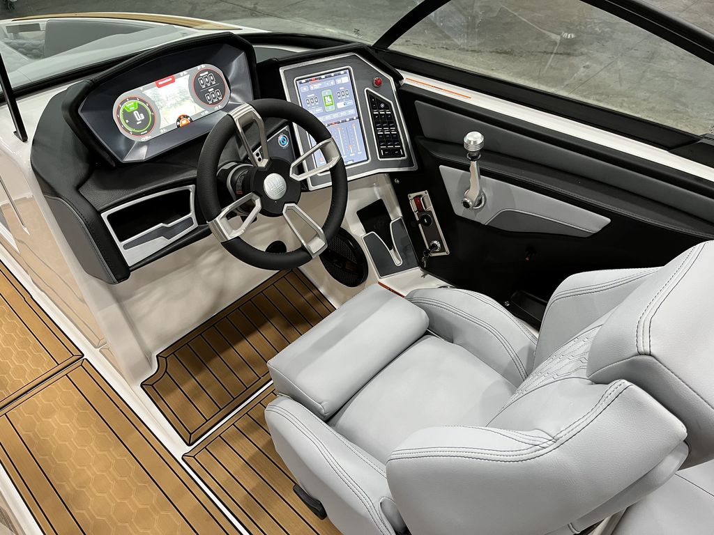 2024 MasterCraft XT25