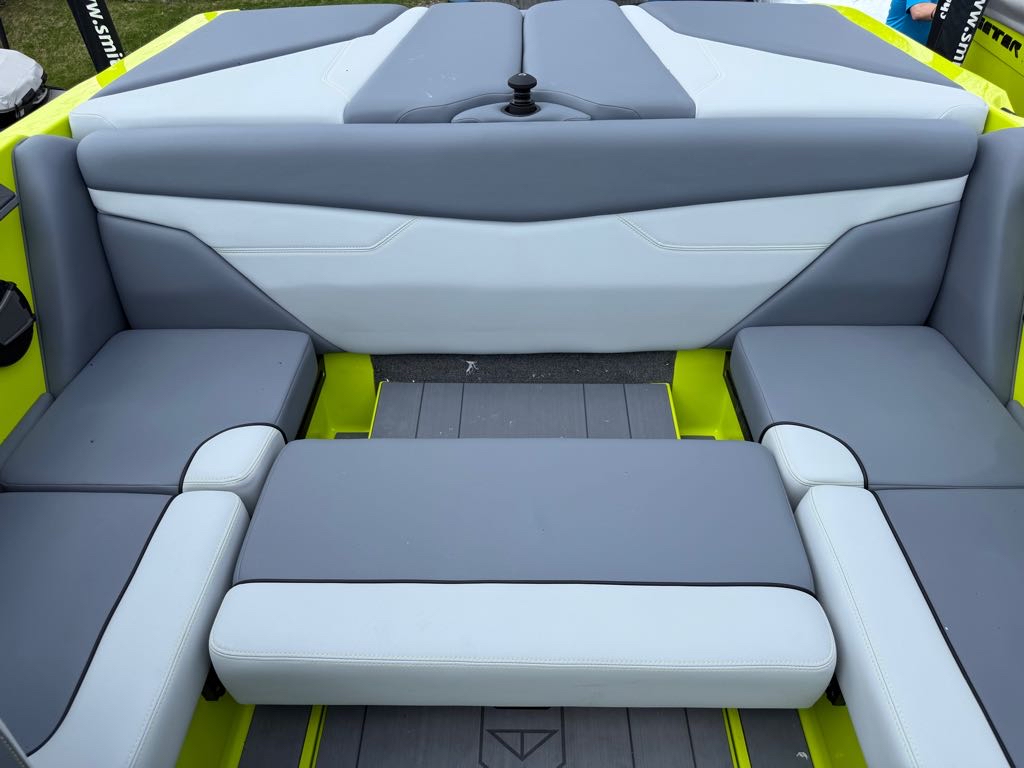 2025 Axis A20