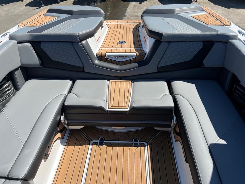 2021 Nautique G23