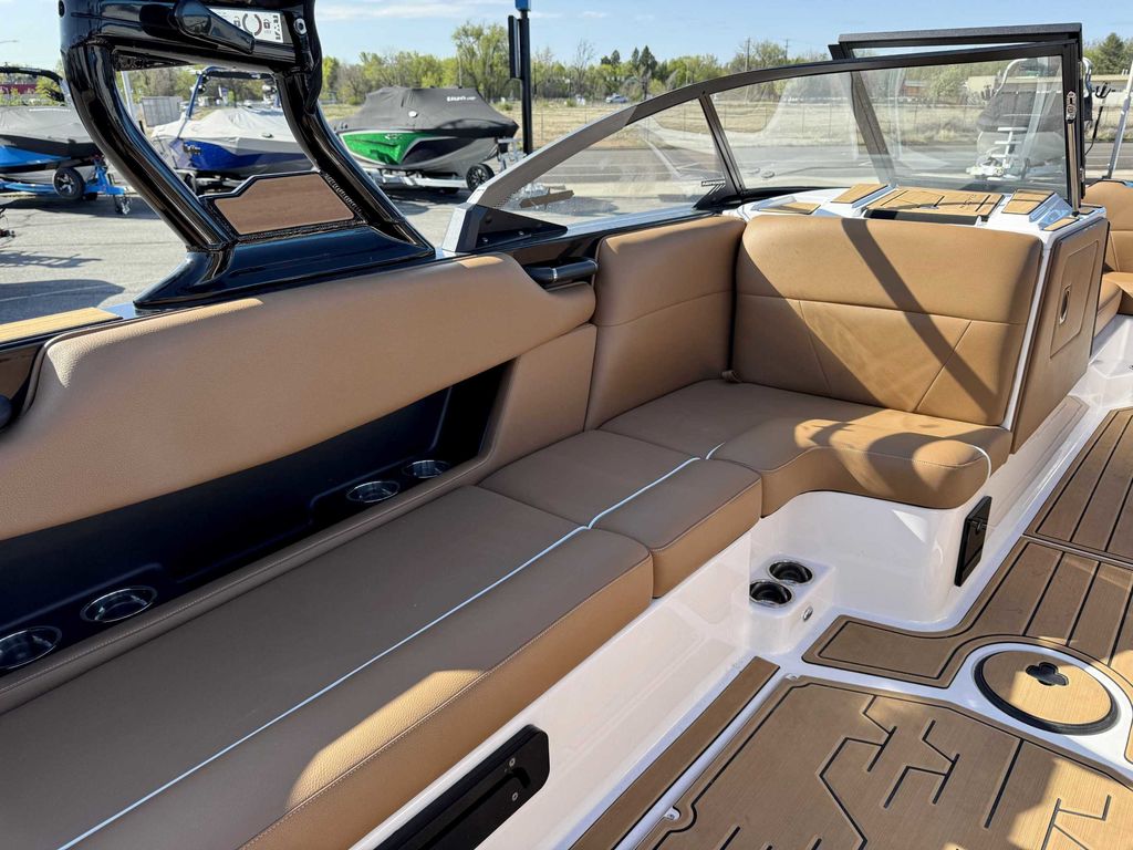 2024 MOOMBA Max