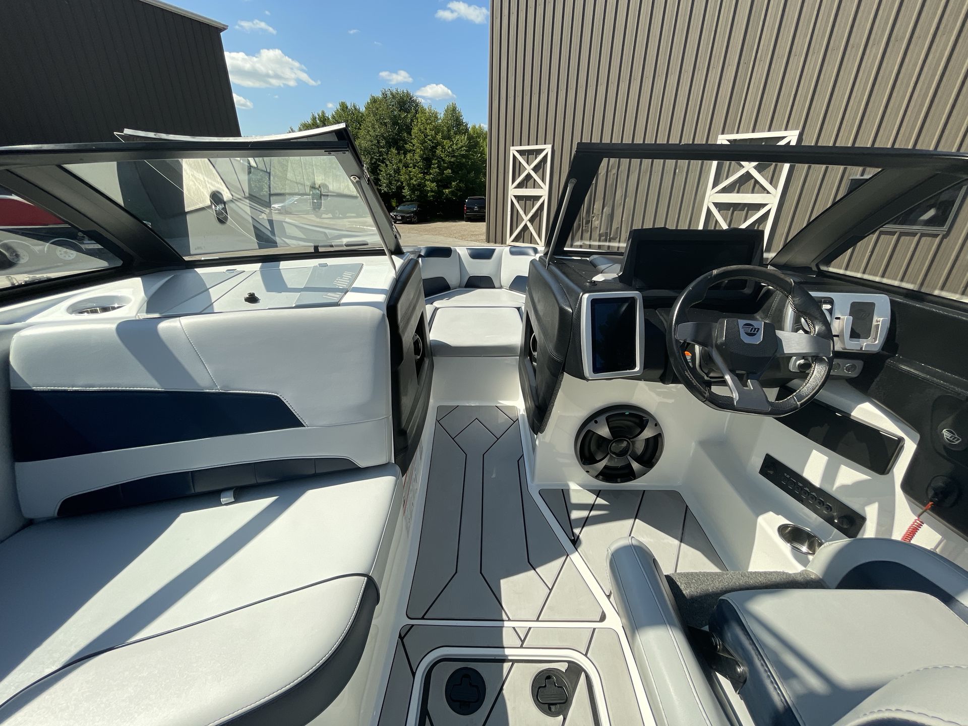 2021 Malibu 22LSV
