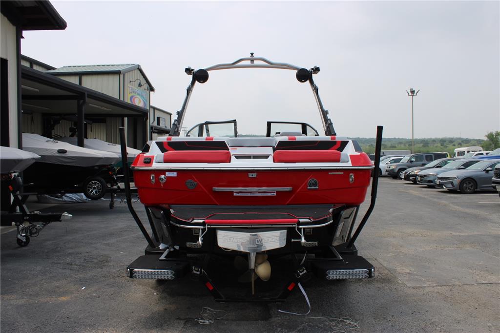 2023 Malibu 22 LSV