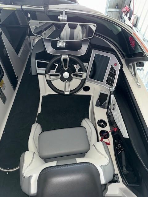 2021 MasterCraft X24