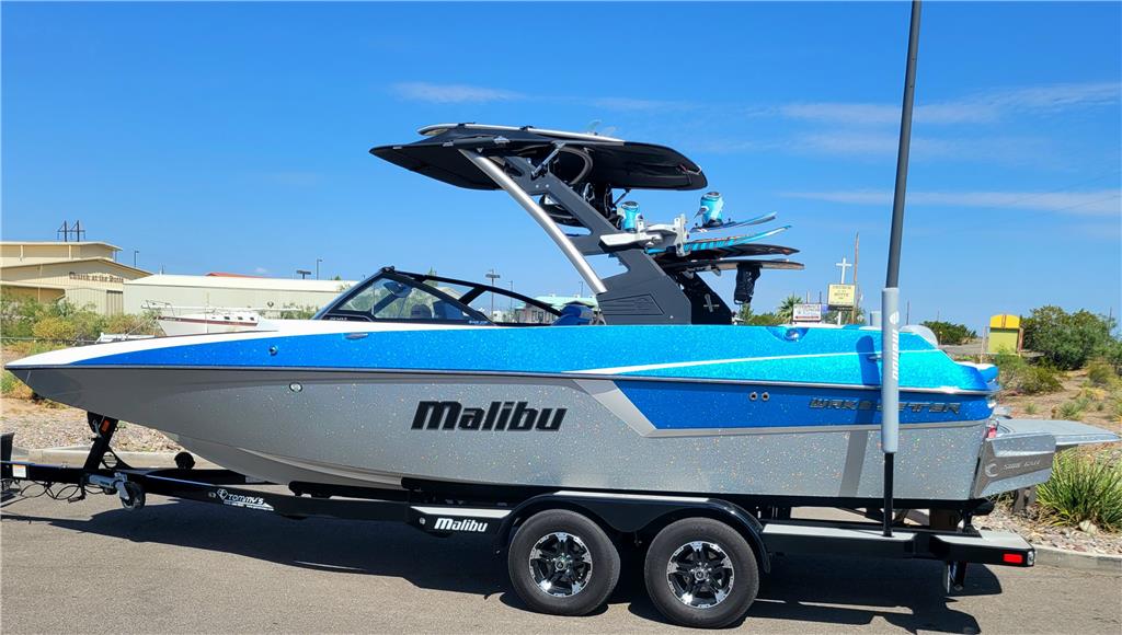2019 Malibu 22MXZ Icon