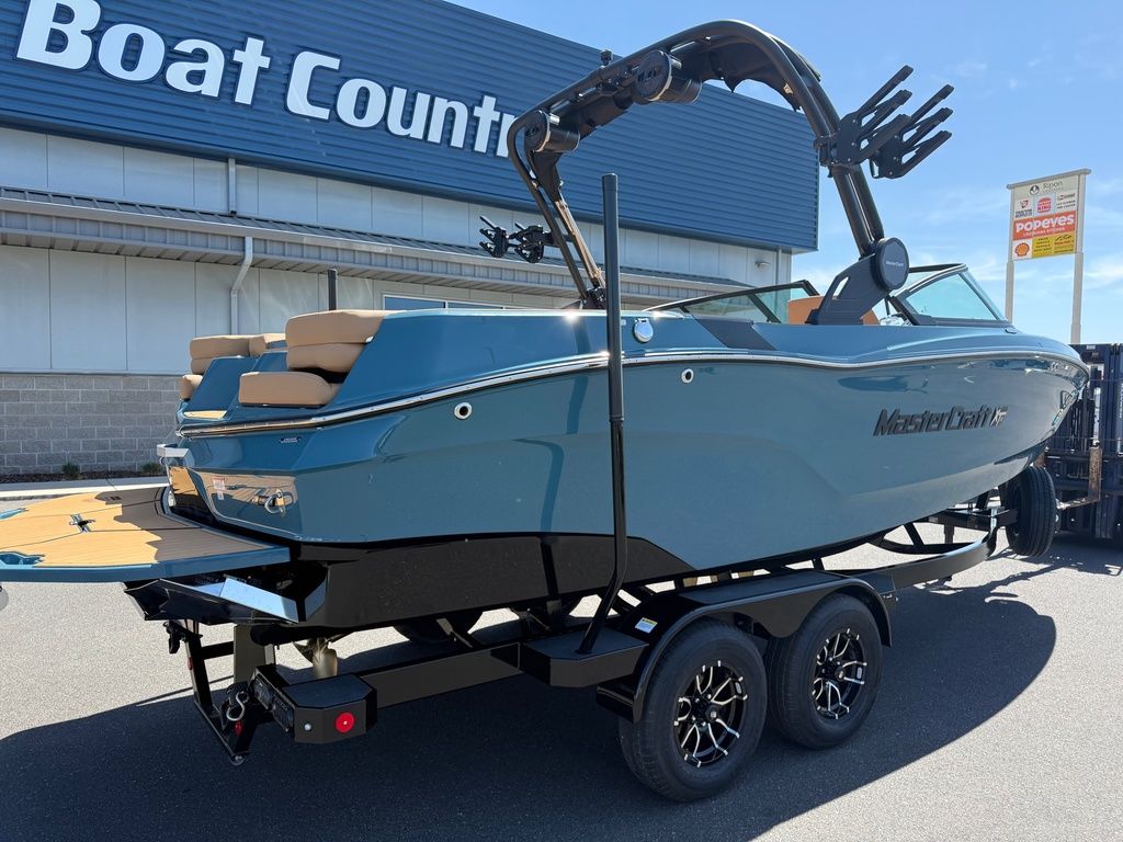 2025 MasterCraft XT22