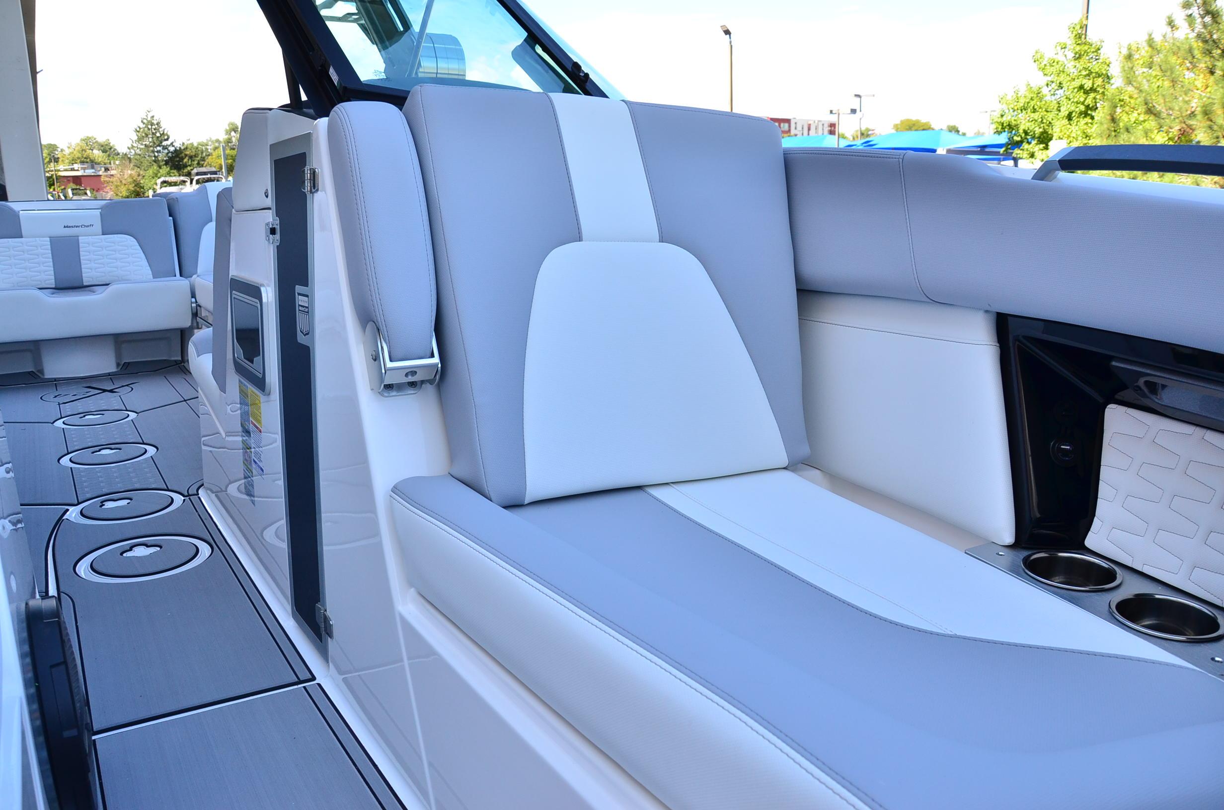 2024 MasterCraft X24 w/ 6.2 Ilmor SuperCharged - BLOWOUT PRICE! Engine! 2024 Model Year End Closeout!