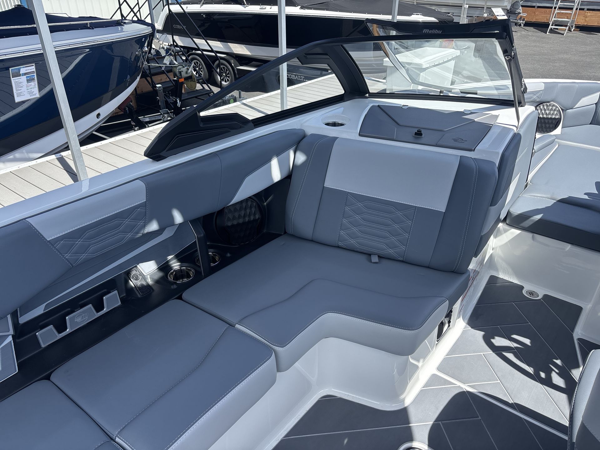 2024 Malibu 25 LSV
