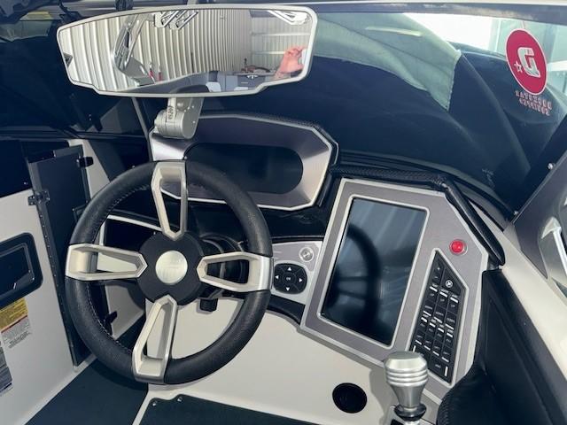2021 MasterCraft X24