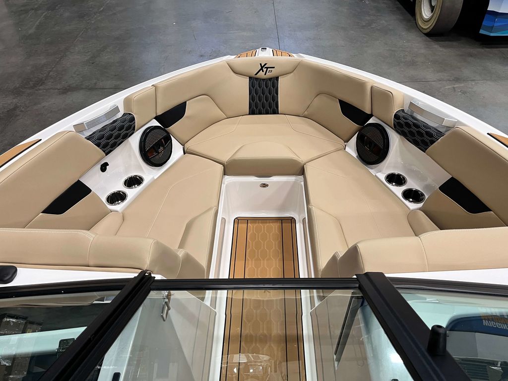 2025 MasterCraft XT23