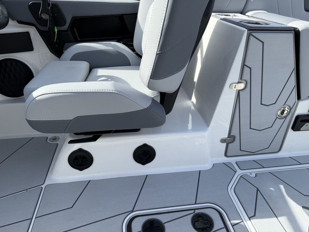 2025 Malibu Boats 25 LSV