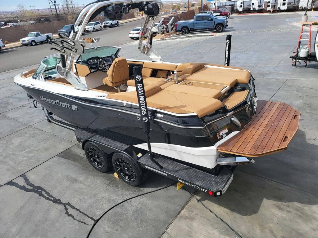 2019 MasterCraft XT23