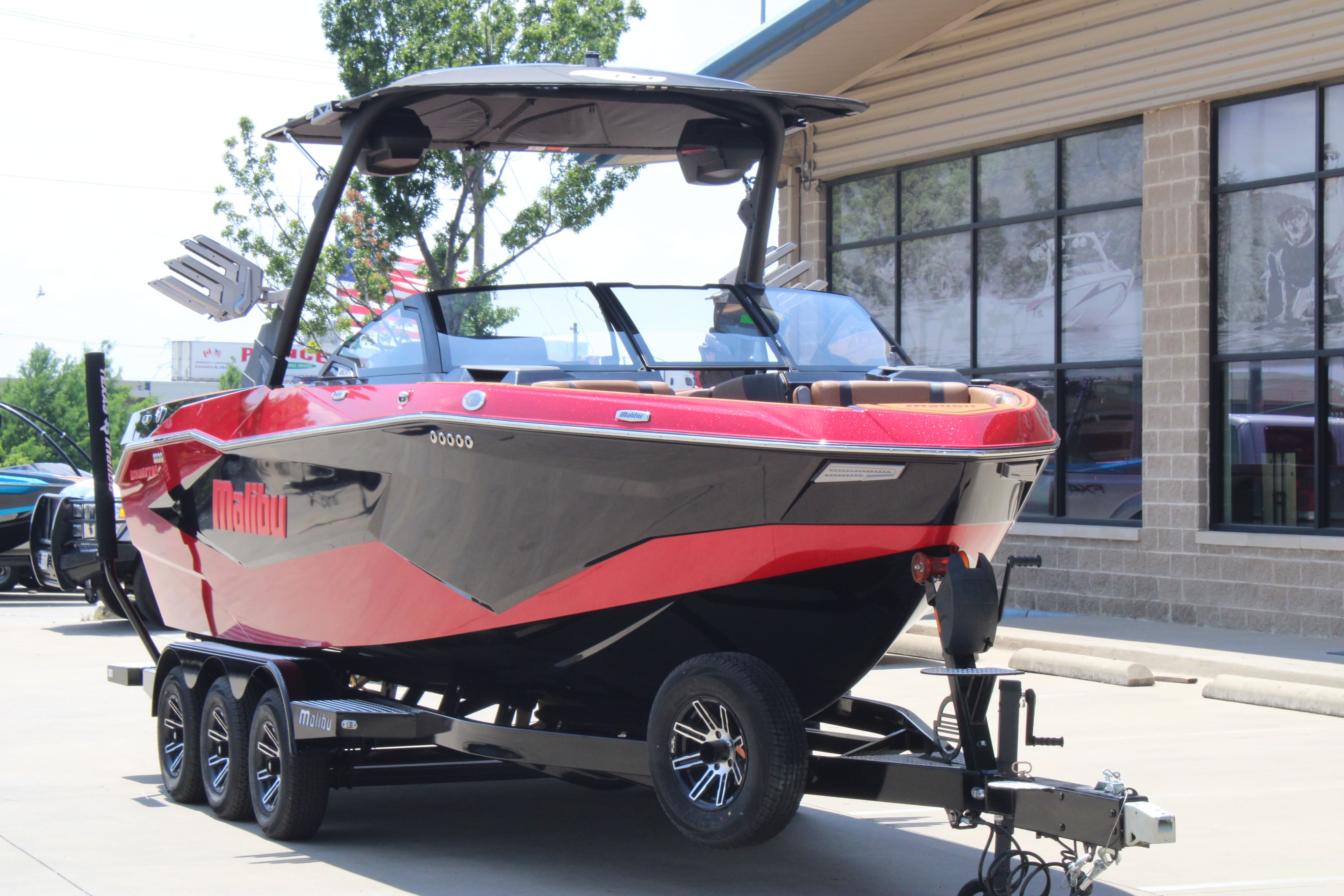 2025 Malibu 25 LSV