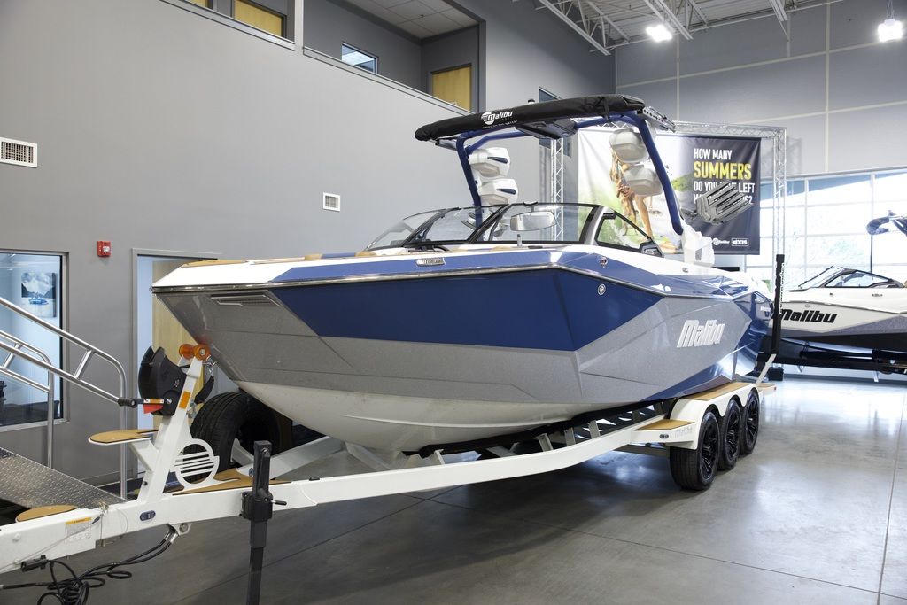 2025 Malibu Boats 26 LSV