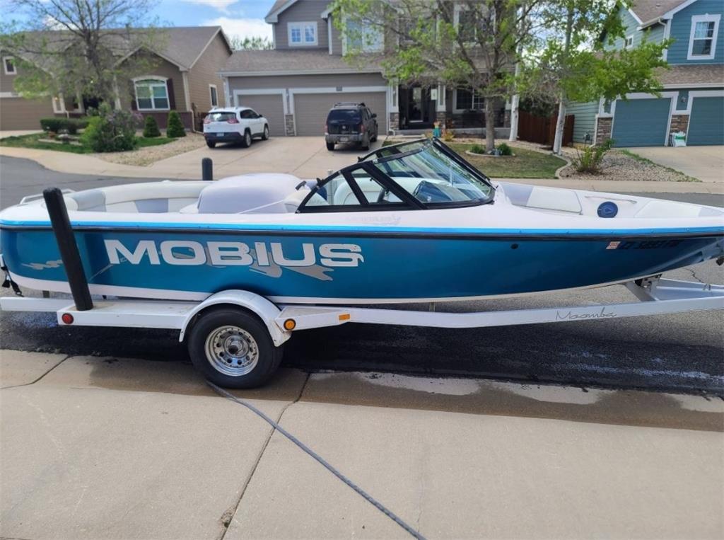 1998 Moomba Mobius