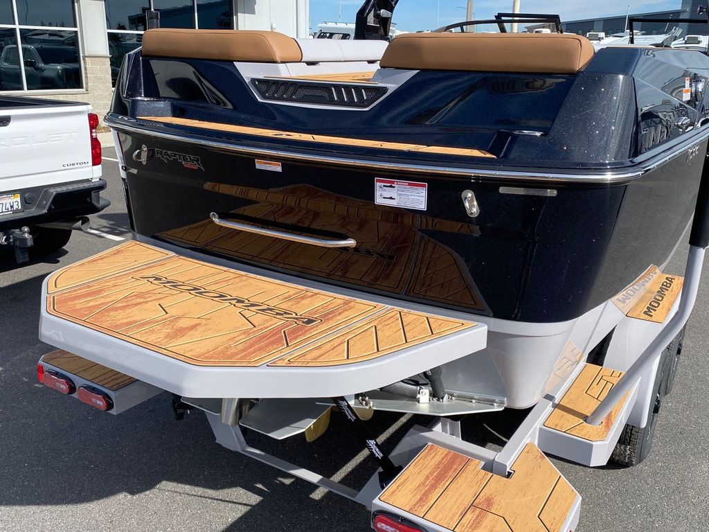 2025 MOOMBA MAX