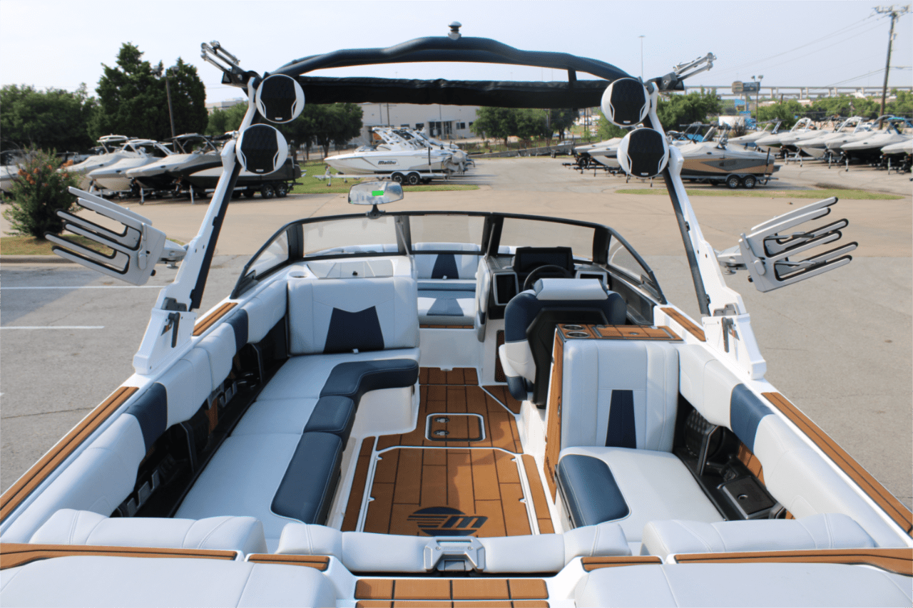 2023 Malibu 24 MXZ