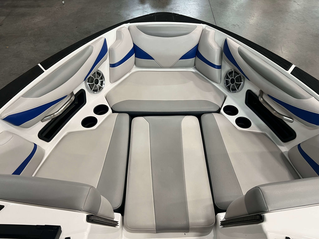 2018 Axis Wake Research T22