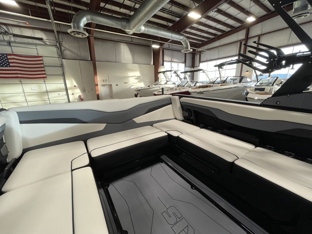 2025 Axis Wake Research T220