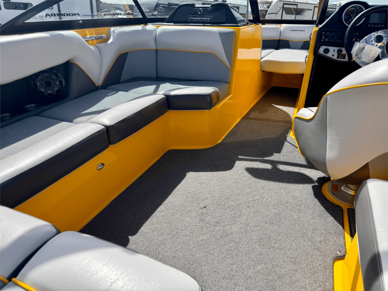 2015 Moomba Mondo SURF EDITION – Very Clean – Low Hours