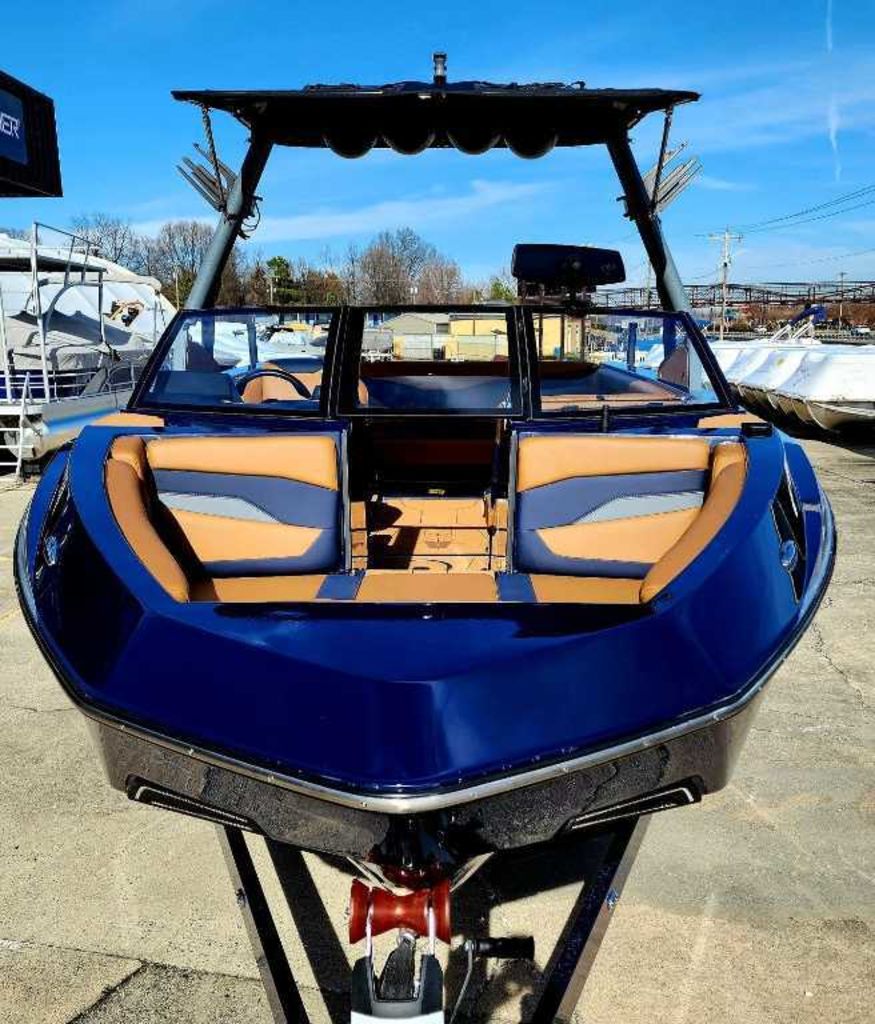 2024 Axis Wake Research Core Series T235