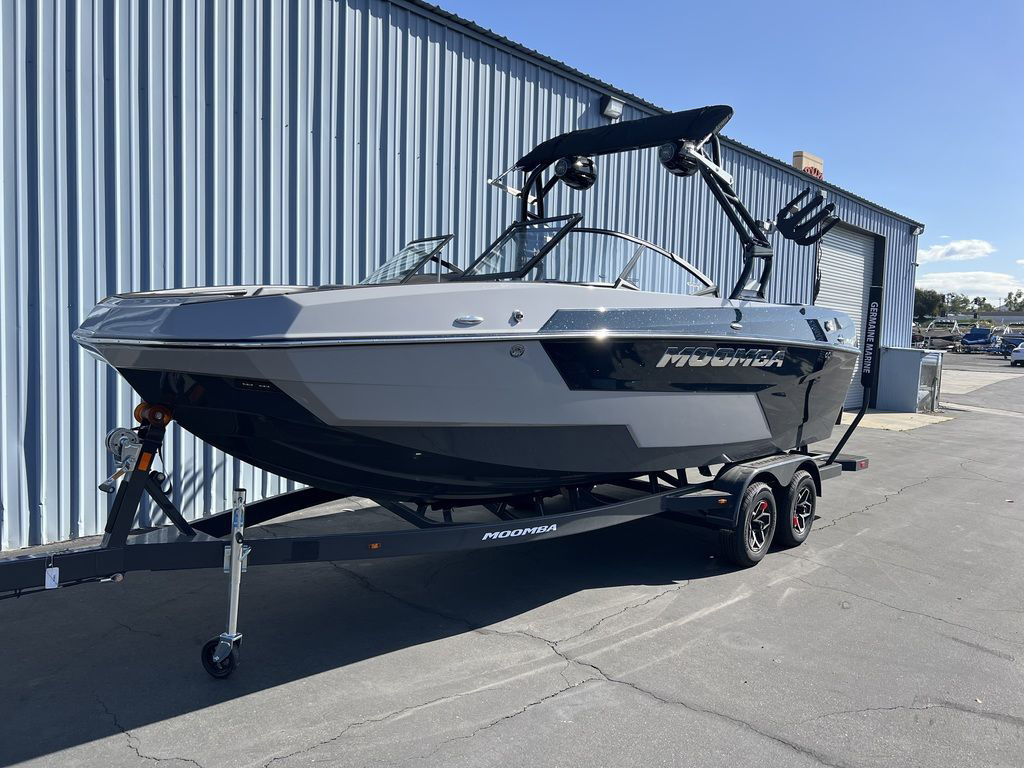 2025 MOOMBA Max