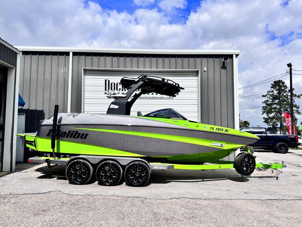 2016 Malibu Boats M235