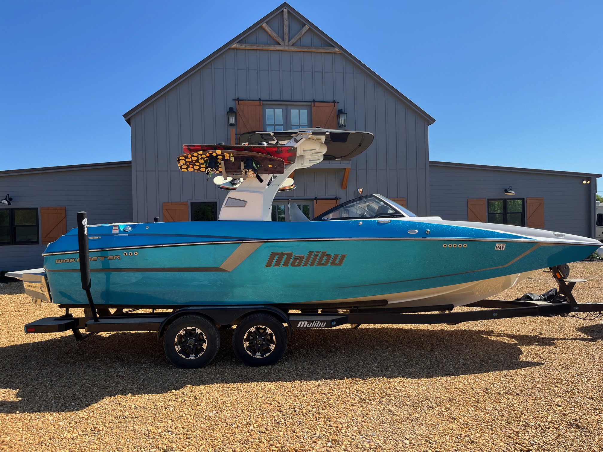2018 Malibu 24 MXZ, Beautiful, 1 Owner, LOW HOURS!