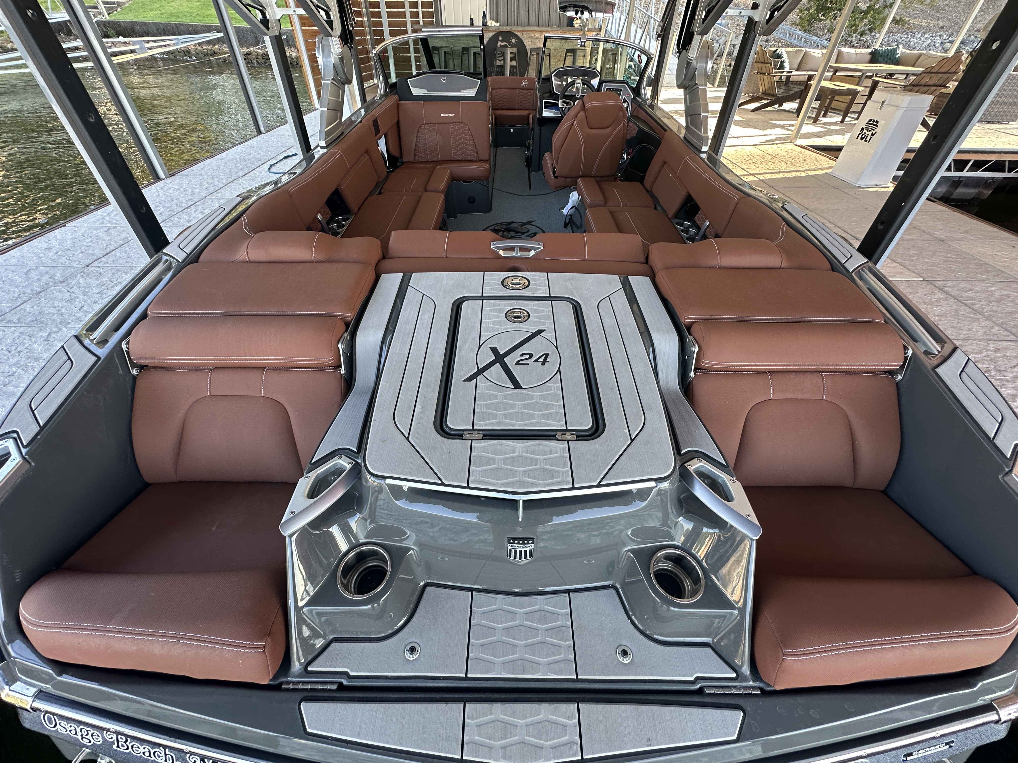 2021 MasterCraft X24