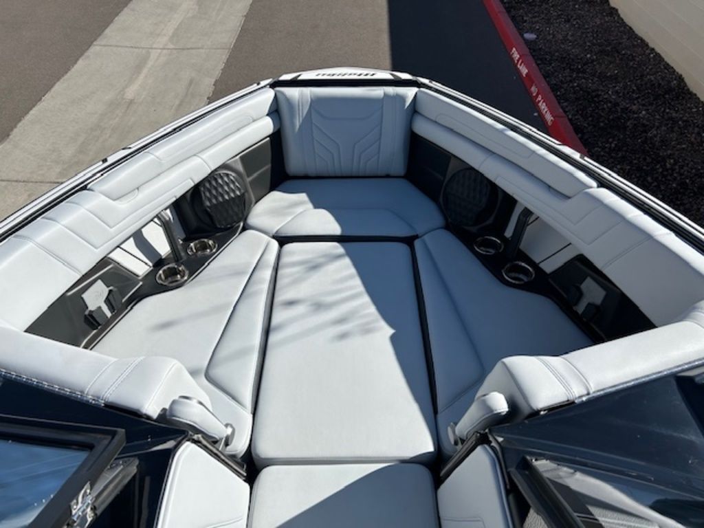2025 Malibu Boats 25 LSV
