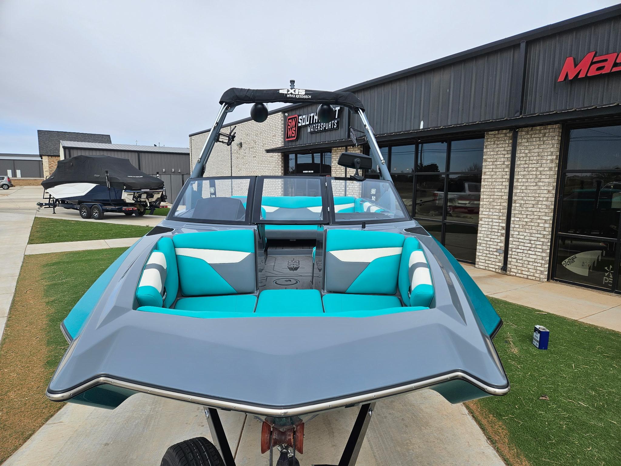 boat.Title