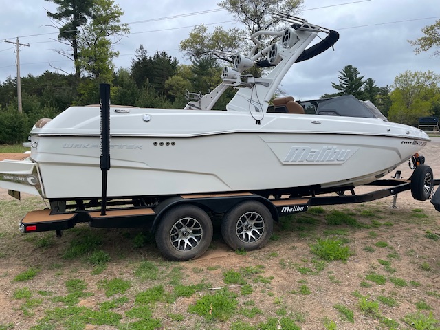 2021 Malibu 23 LSV M6Di