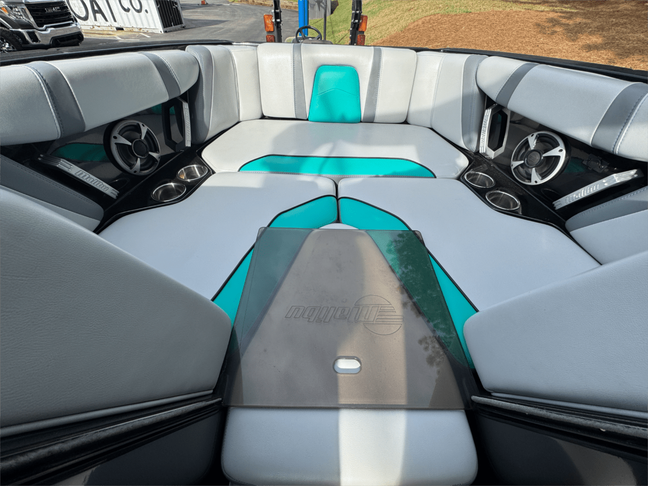 2020 Malibu 21MLX Icon